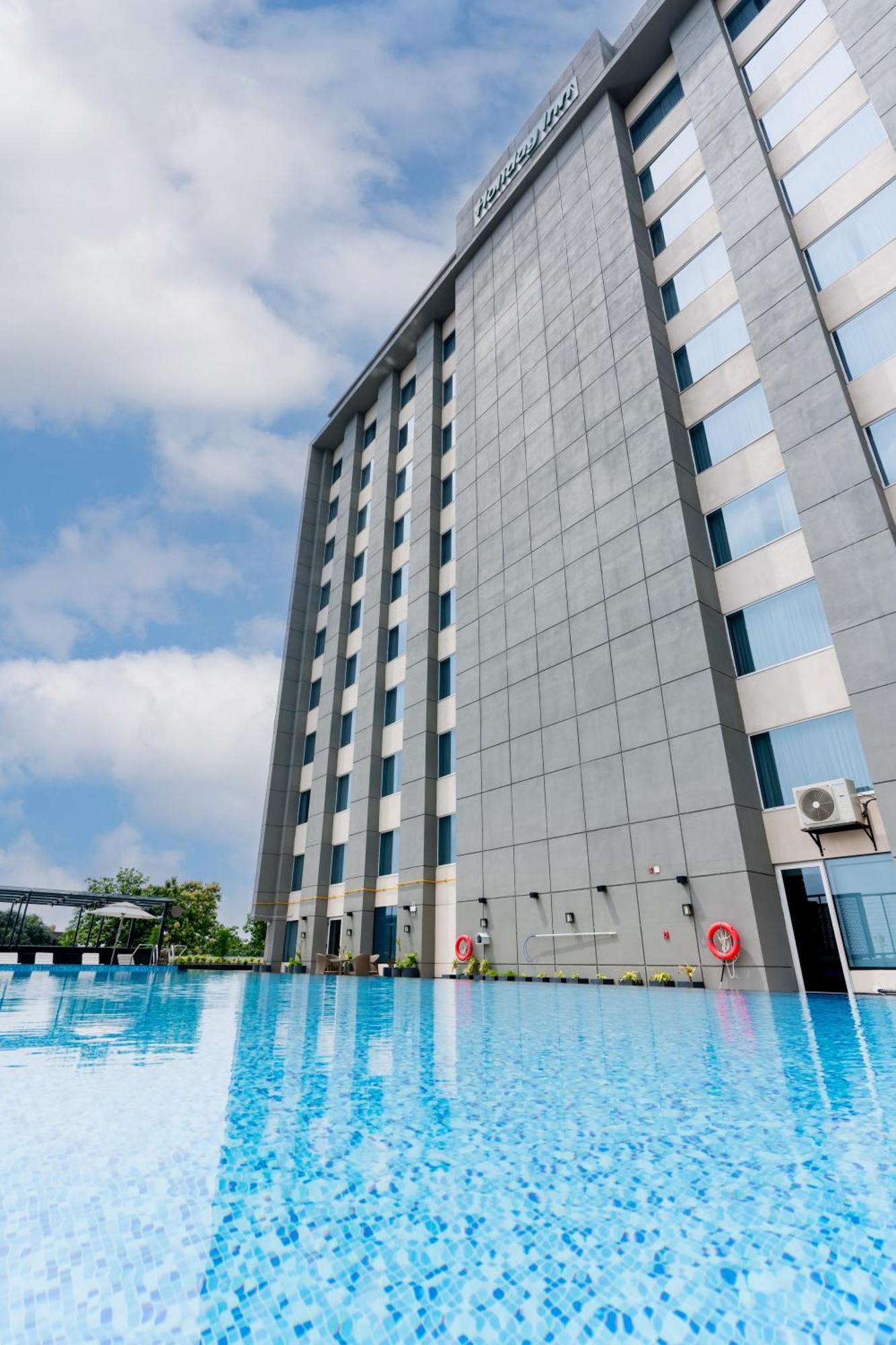 Holiday Inn Lucknow Airport By Ihg 외부 사진