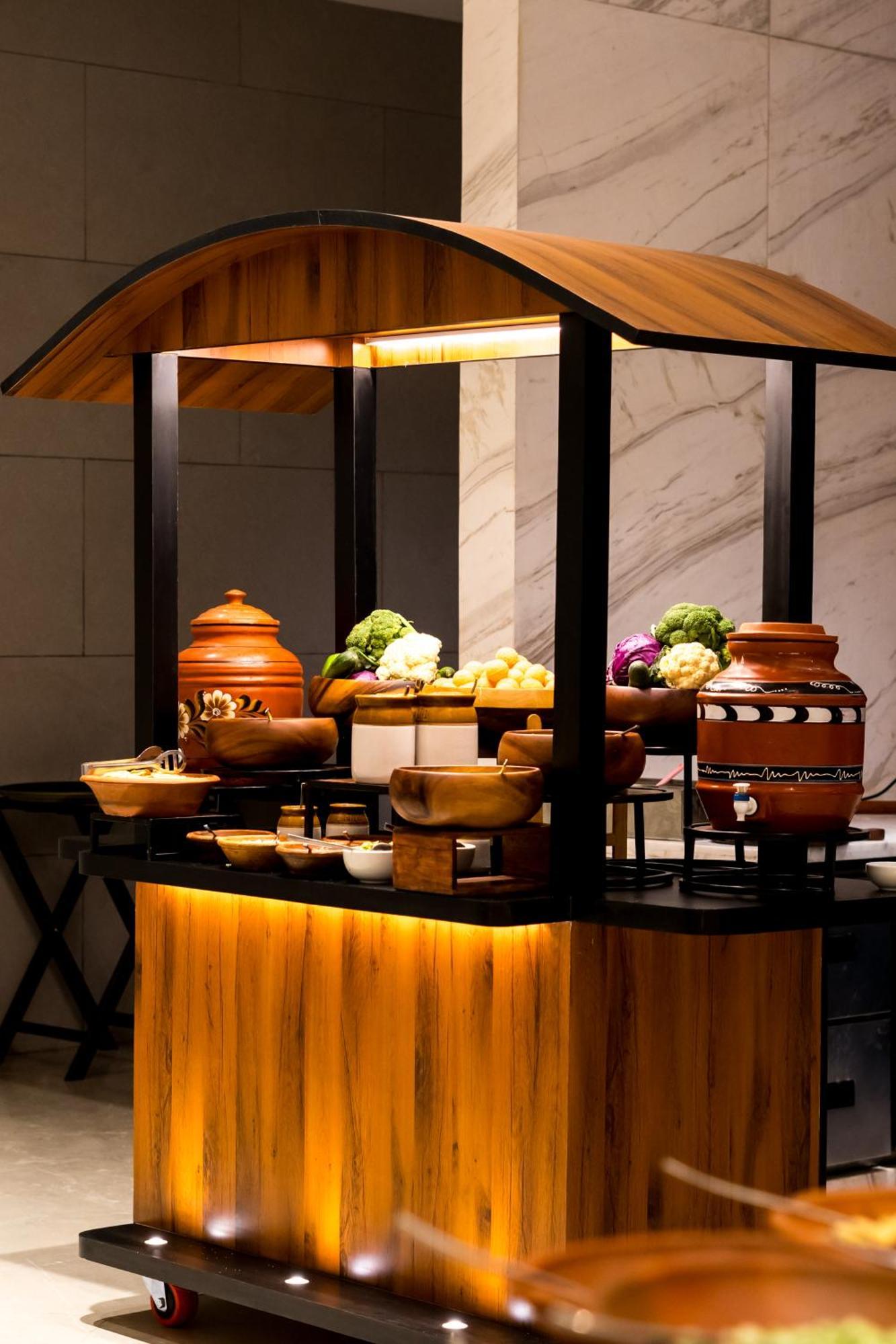 Holiday Inn Lucknow Airport By Ihg 외부 사진