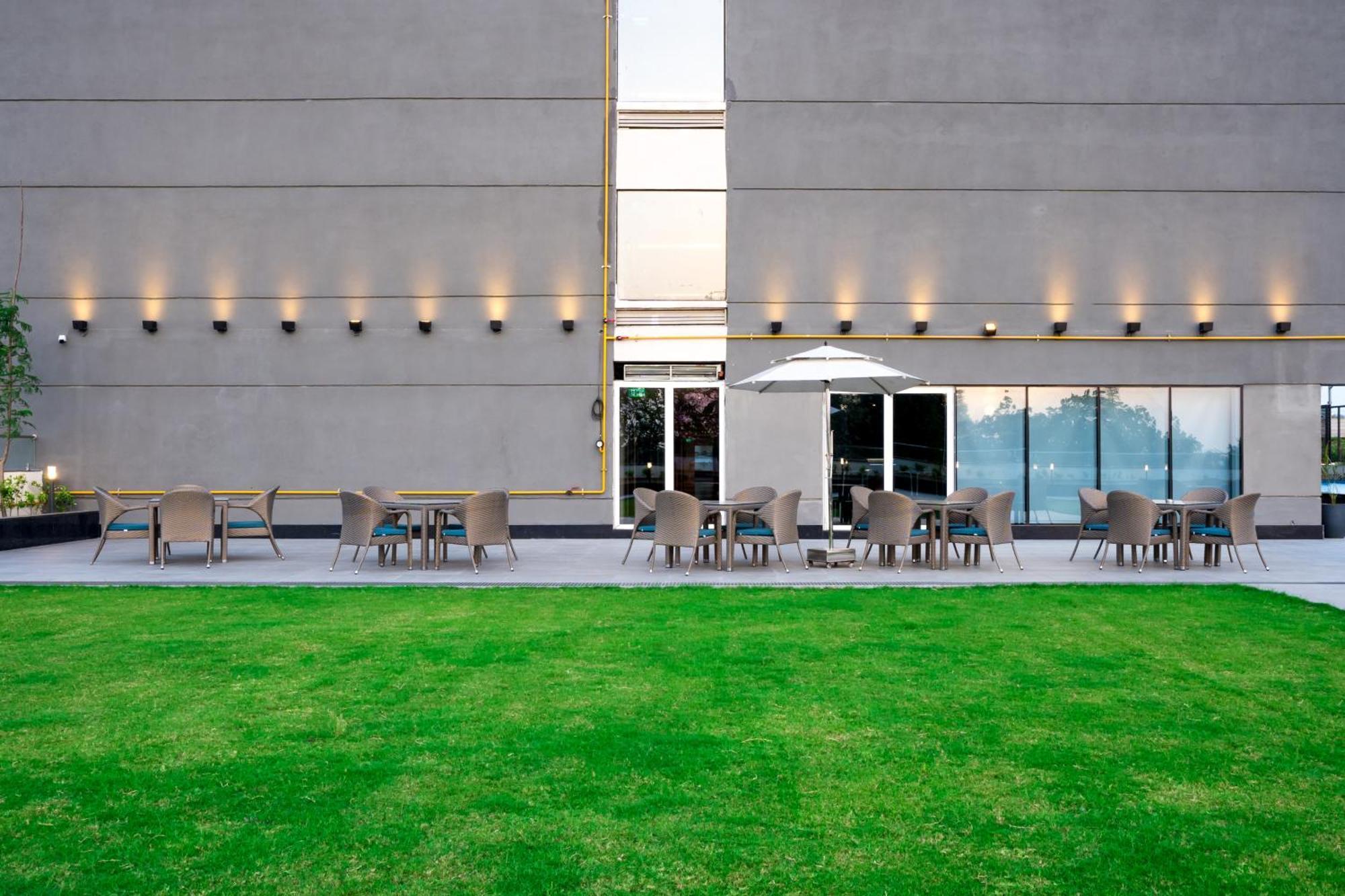 Holiday Inn Lucknow Airport By Ihg 외부 사진